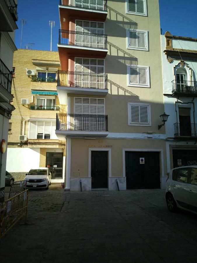 Triana Ruisenor Apartment Seville Luaran gambar